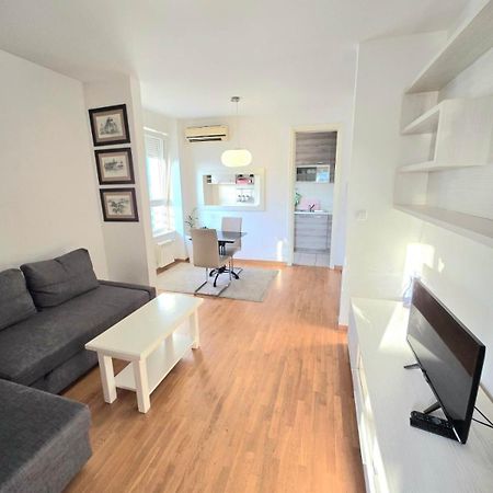 Ferienwohnung Apartman Dream Belvil Belgrad Exterior foto